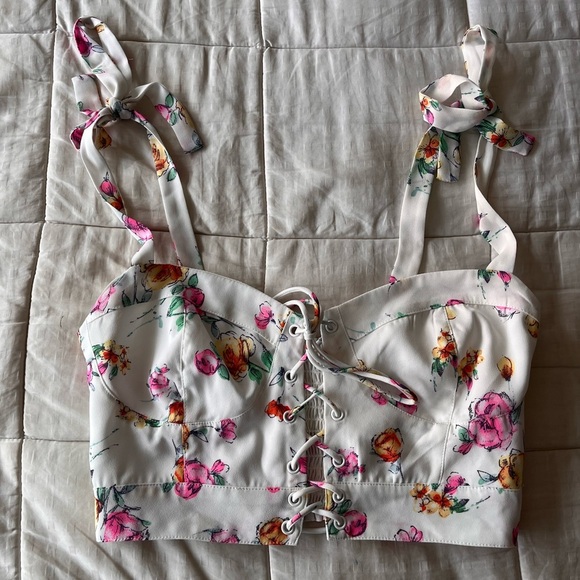 WAYF Seanna Floral Print Crop Top S Ivory Floral - Picture 4 of 12
